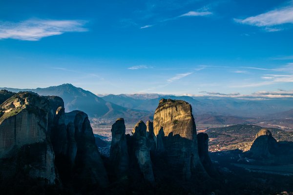Comment choisir une croisière qui propose des excursions pour découvrir les lagons de Bora Bora?