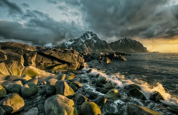 Quels sont les meilleurs équipements pour un camping en région de fjords en hiver?